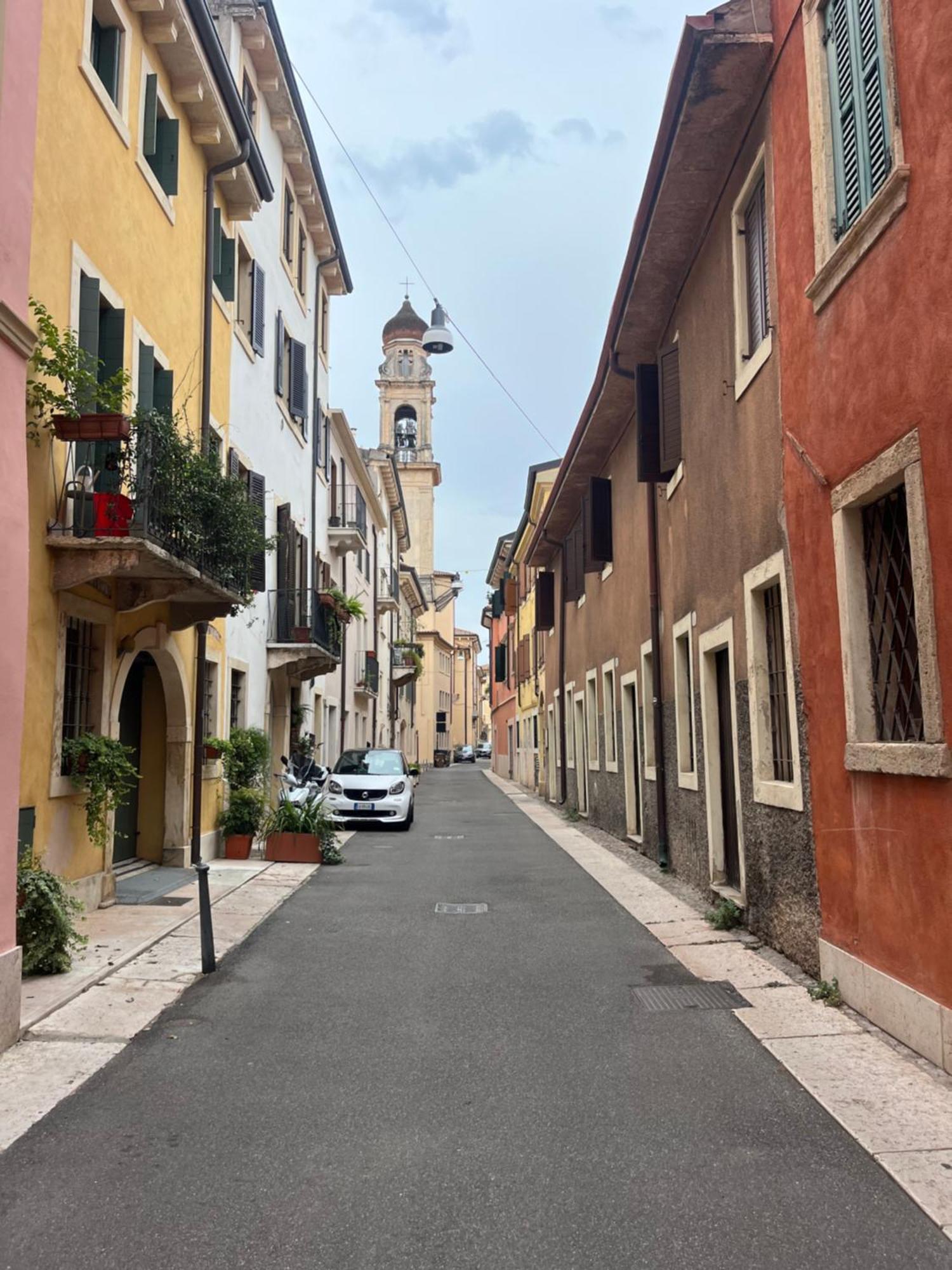 Noflik Lägenhet Verona Exteriör bild